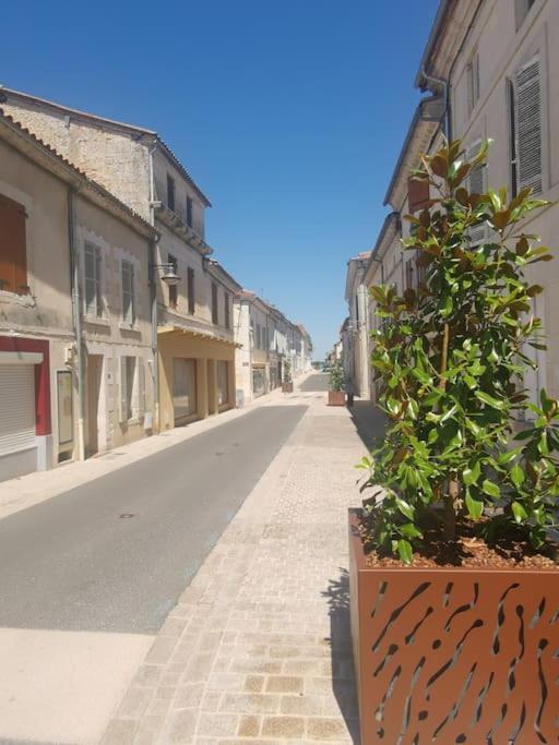 The Walnut Tree. Apartment Saint-Aulaye-Puymangou Exterior photo